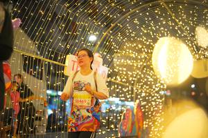 BIB: 50469
                            <button type="button" onclick="openModal(21750507)" class="btn btn-primary btn-sm float-right btn-popup" data-toggle="modal" data-target=".modal-high-quality">
                        <i class="fas fa-shopping-cart"></i> Add to Cart
                    </button>
                                            <button type="button" onclick="isThisMe(21750507, true)" class="btn btn-success btn-sm float-right btn-popup btn-isme hidden" data-toggle="tooltip" data-placement="bottom" title="นี่คือรูปของคุณใช่ไหม คลิกที่นี่เพื่อเอาเข้าอัลบั้ม">
                        <i class="fas fa-plus"></i> Add to album
                    </button>
                    <button type="button" onclick="isThisMe(21750507, false)" class="btn btn-warning btn-sm float-right btn-popup btn-isnotme hidden">
                        <i class="fas fa-ban"></i> Remove from album
                    </button>